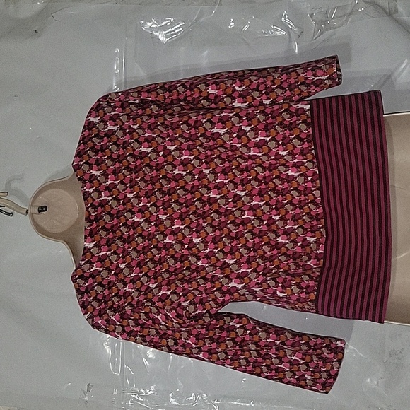 RUBY RD Abstract Print Top Embellished Neckline 3/4 Sleeve Blouse Contemporary - Picture 3 of 4